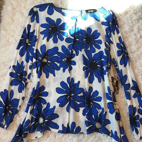 Karen Kane Tops - Karen Kane Floral blouse